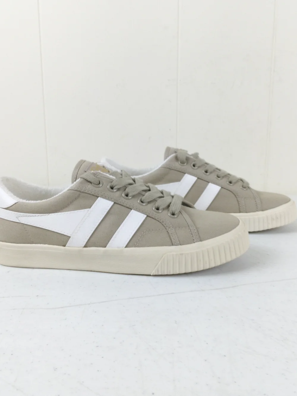 Gola Womens Tennis Mark Cox Sneakers Bone with White Stripes Size 7 Lace Up